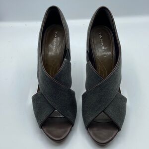 Tahari High Heels, size 9, color - Color. Excellent Condition.